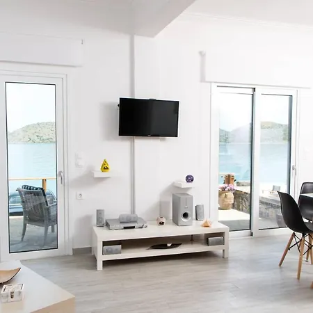 Iliana Sea Side House Ελούντα